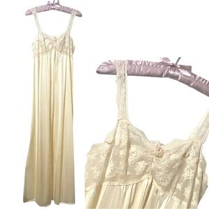 Vintage Miss Elaine Elegant Cream Lace Nylon Nightgown Women's Medium
